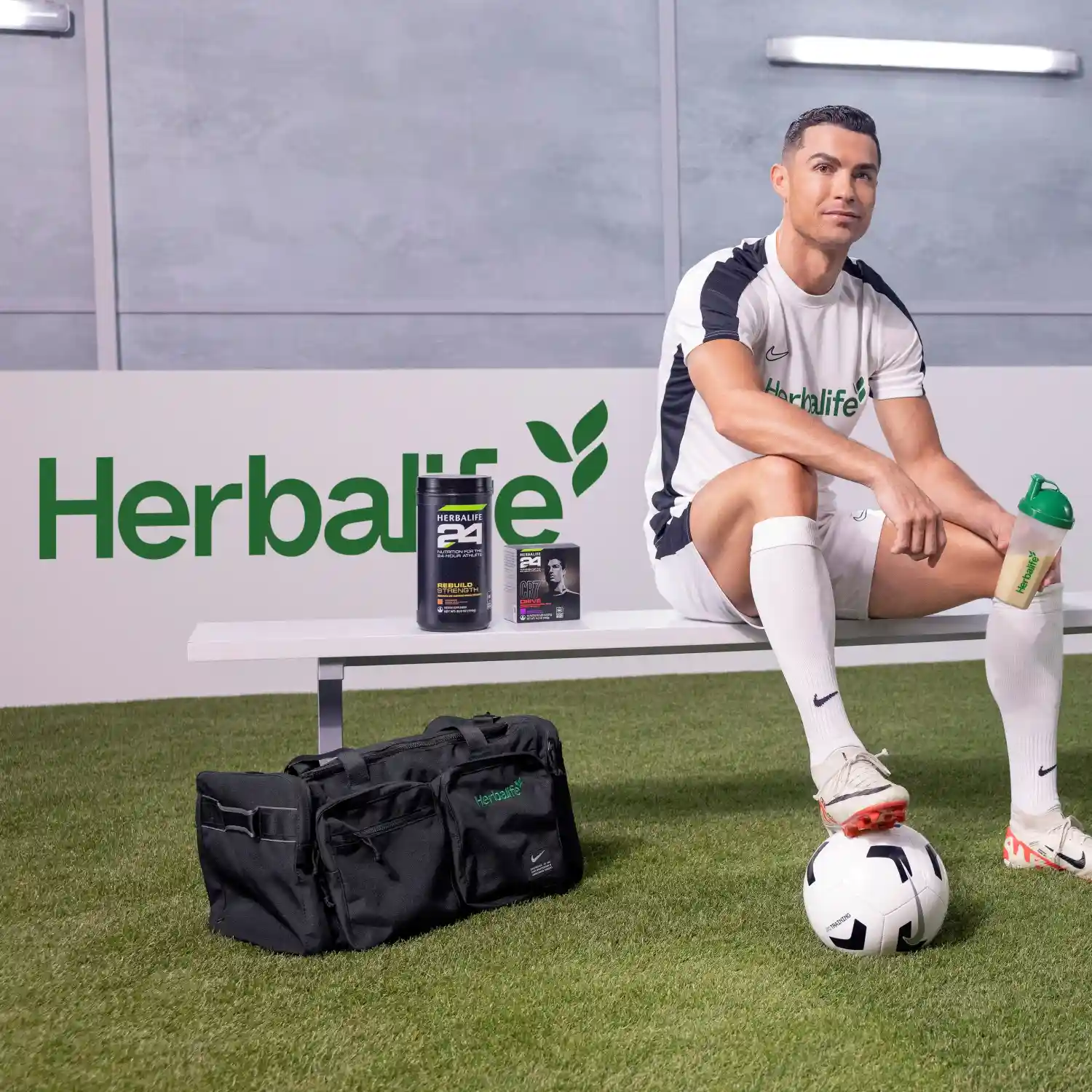 Cristiano tomando proteína Herbalife